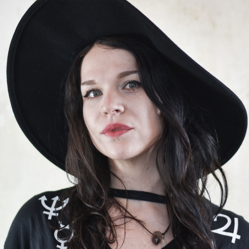 DARIA fairytale, illustrative, Märchenhaft, dark & watercolour tattoo artist – Foto Daria