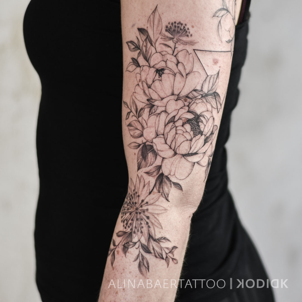 Blumen Tattoo Armsleeve